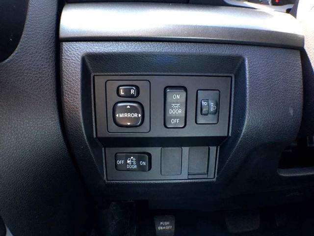 2017 Toyota Tundra SR5 5.7L V8 w/FFV